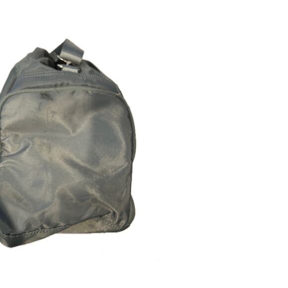 No Label Polyester Soft Shell Tote Gym Bag  20"x12"x8" - Picture 6 of 7